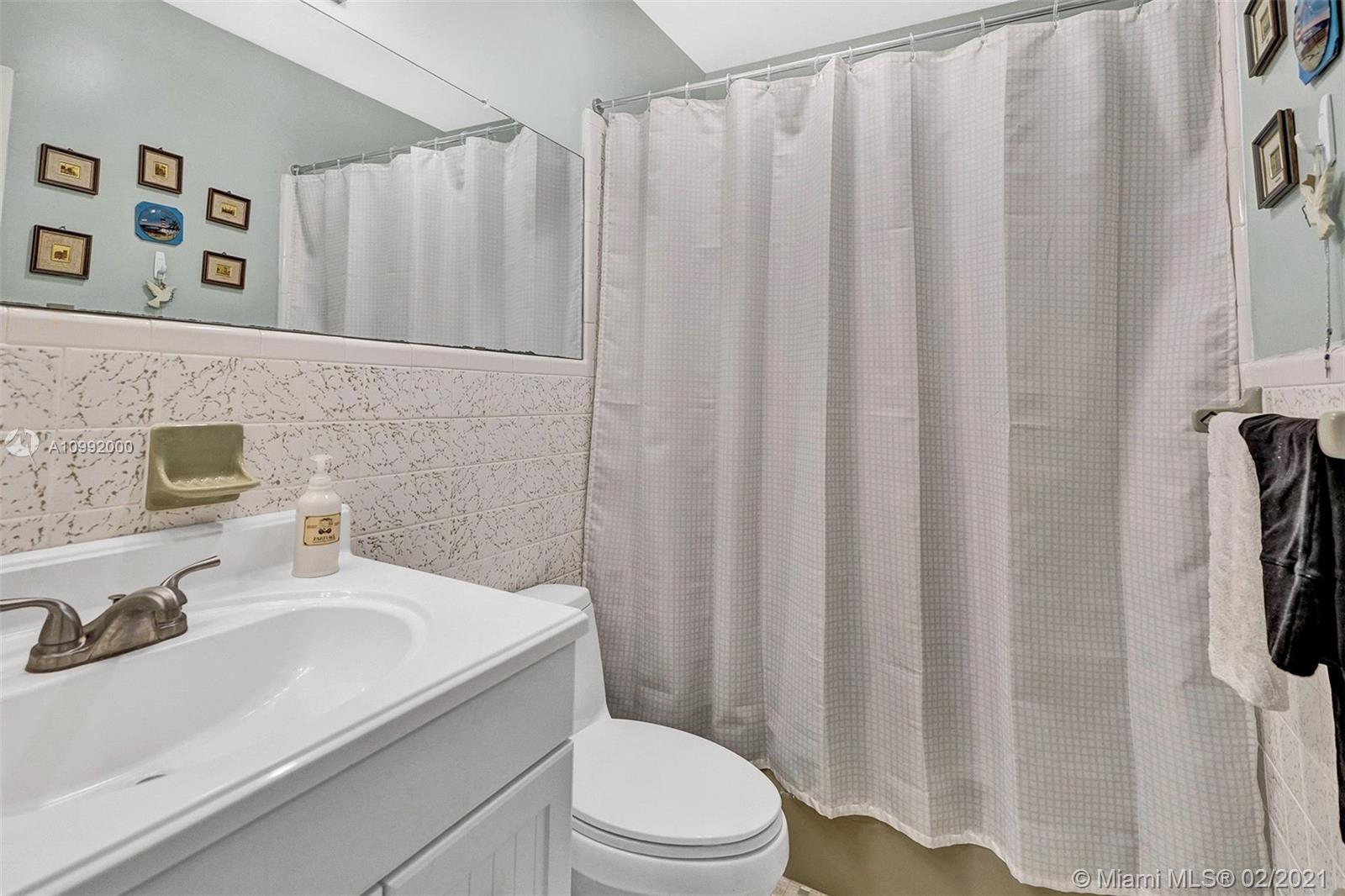 See details / 3275 sq. ft. $ 2021-02-01 0 Photo