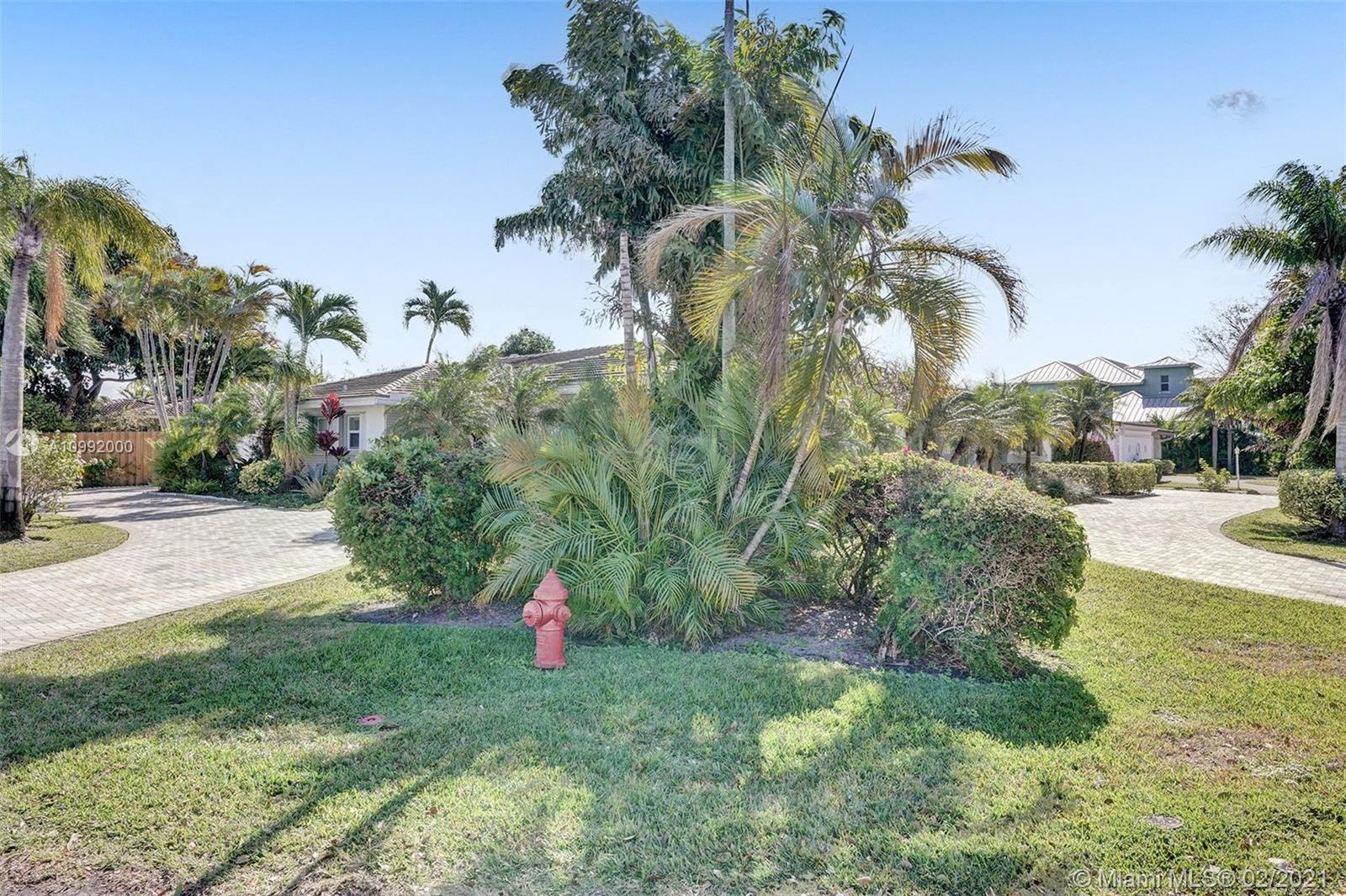 See details / 3275 sq. ft. $ 2021-02-01 0 Photo