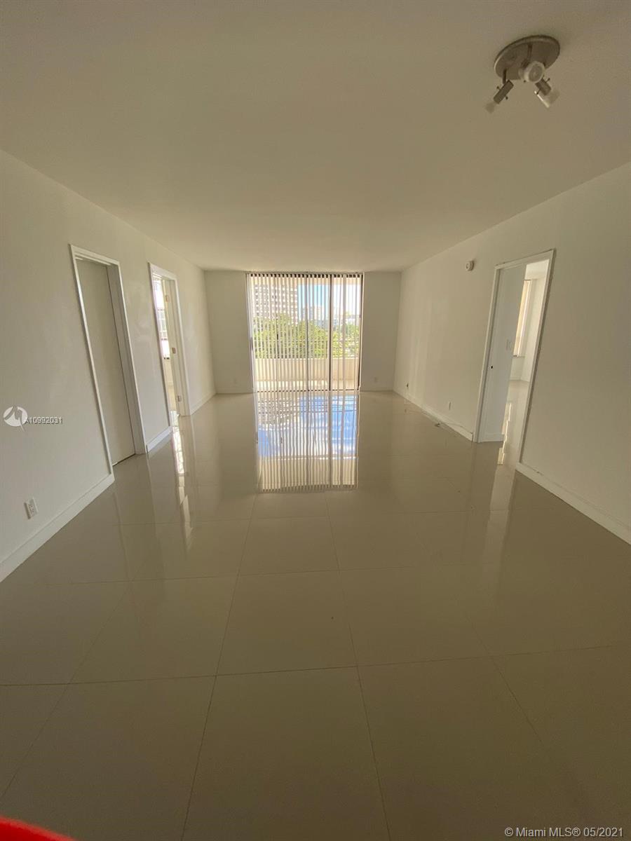 Photo of 500 Three Islands Blvd #223, Hallandale Beach, Florida, 33009 - Living and dining room