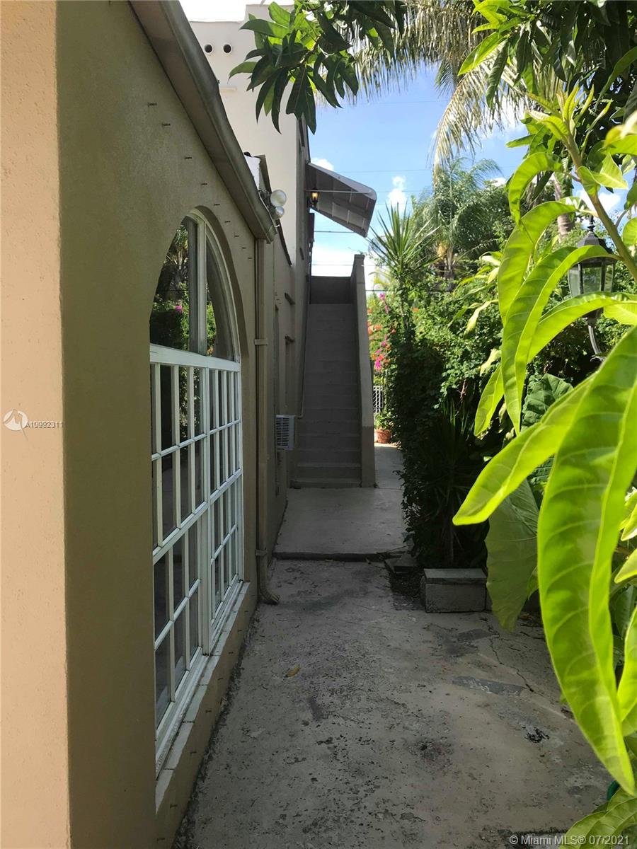 See details / 2458 sq. ft. $ 2021-02-01 0 Photo