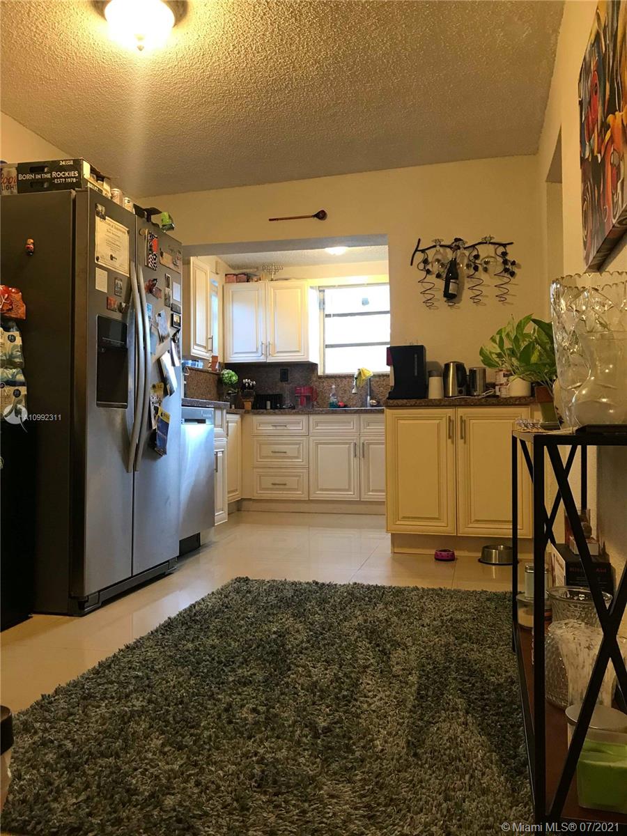 See details / 2458 sq. ft. $ 2021-02-01 0 Photo