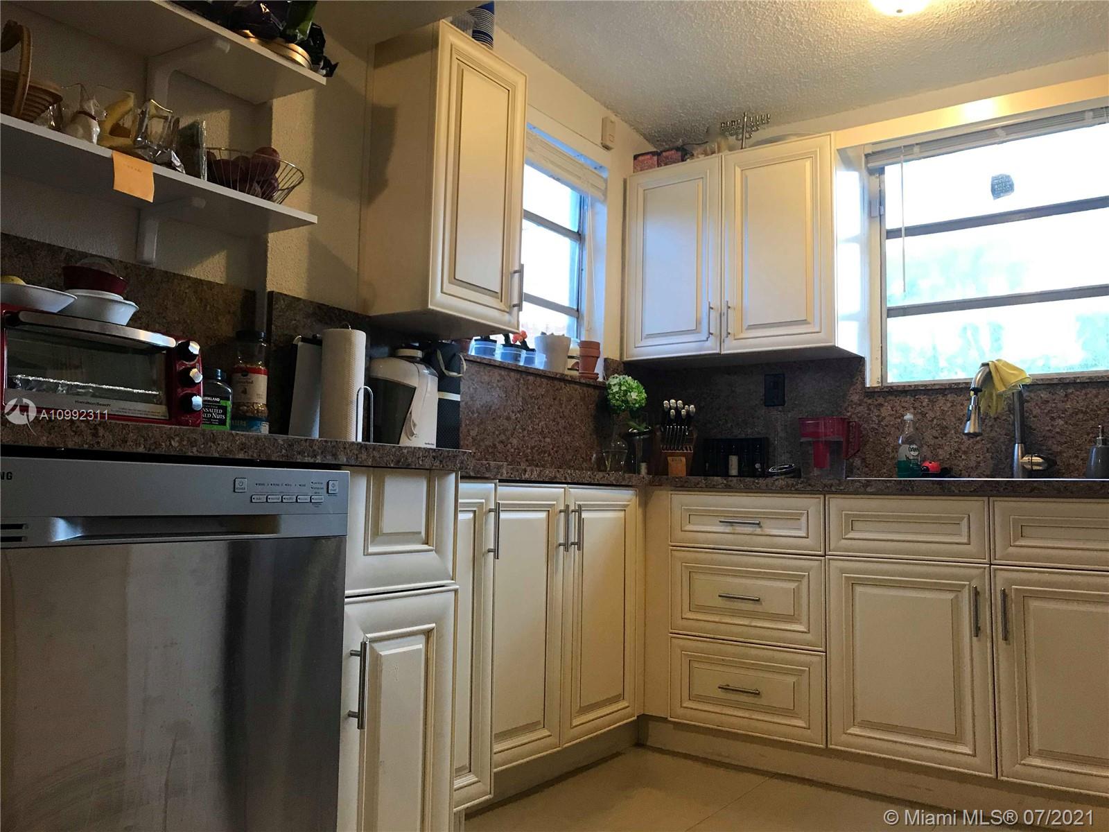 See details / 2458 sq. ft. $ 2021-02-01 0 Photo