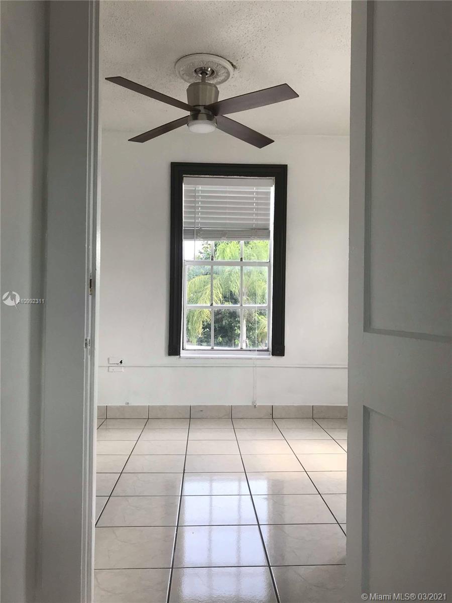 See details / 2458 sq. ft. $ 2021-03-31 0 Photo