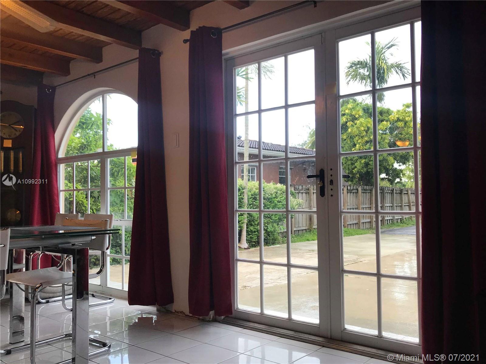 See details / 2458 sq. ft. $ 2021-02-01 0 Photo