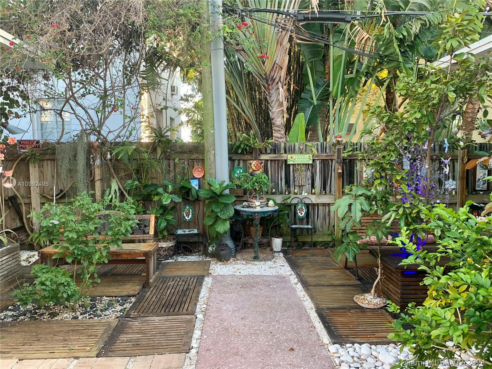 See details / 6960 sq. ft. $ 2021-02-01 0 Photo