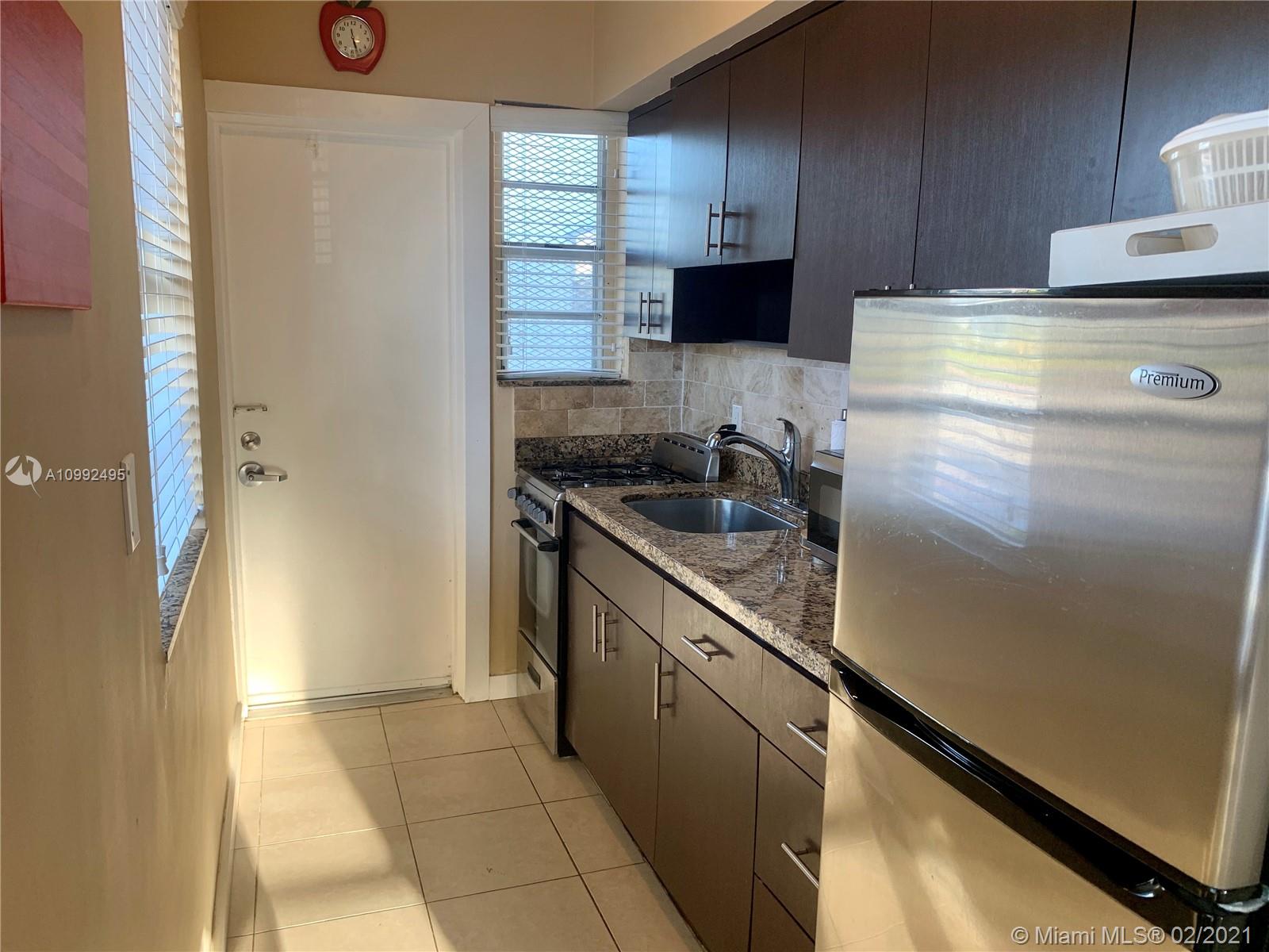 See details / 6960 sq. ft. $ 2021-02-01 0 Photo