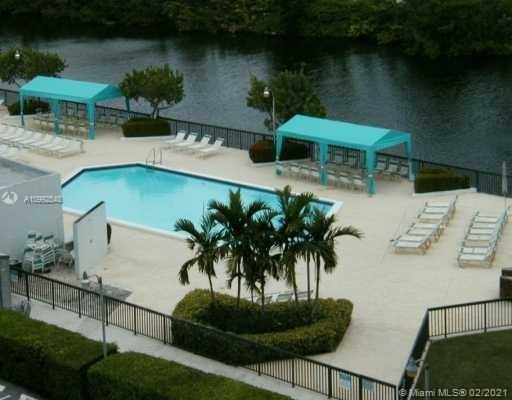 Photo of 3475 Country Club Dr #604, Aventura, Florida, 33180 - PARKING LOT