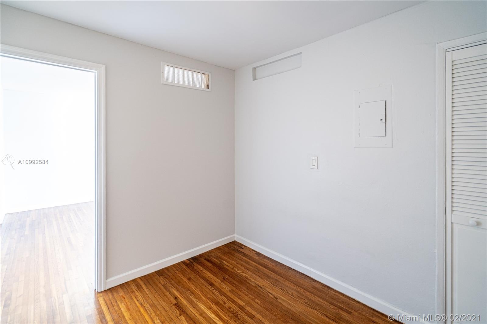 See details / sq. ft. $ 2021-02-01 0 Photo