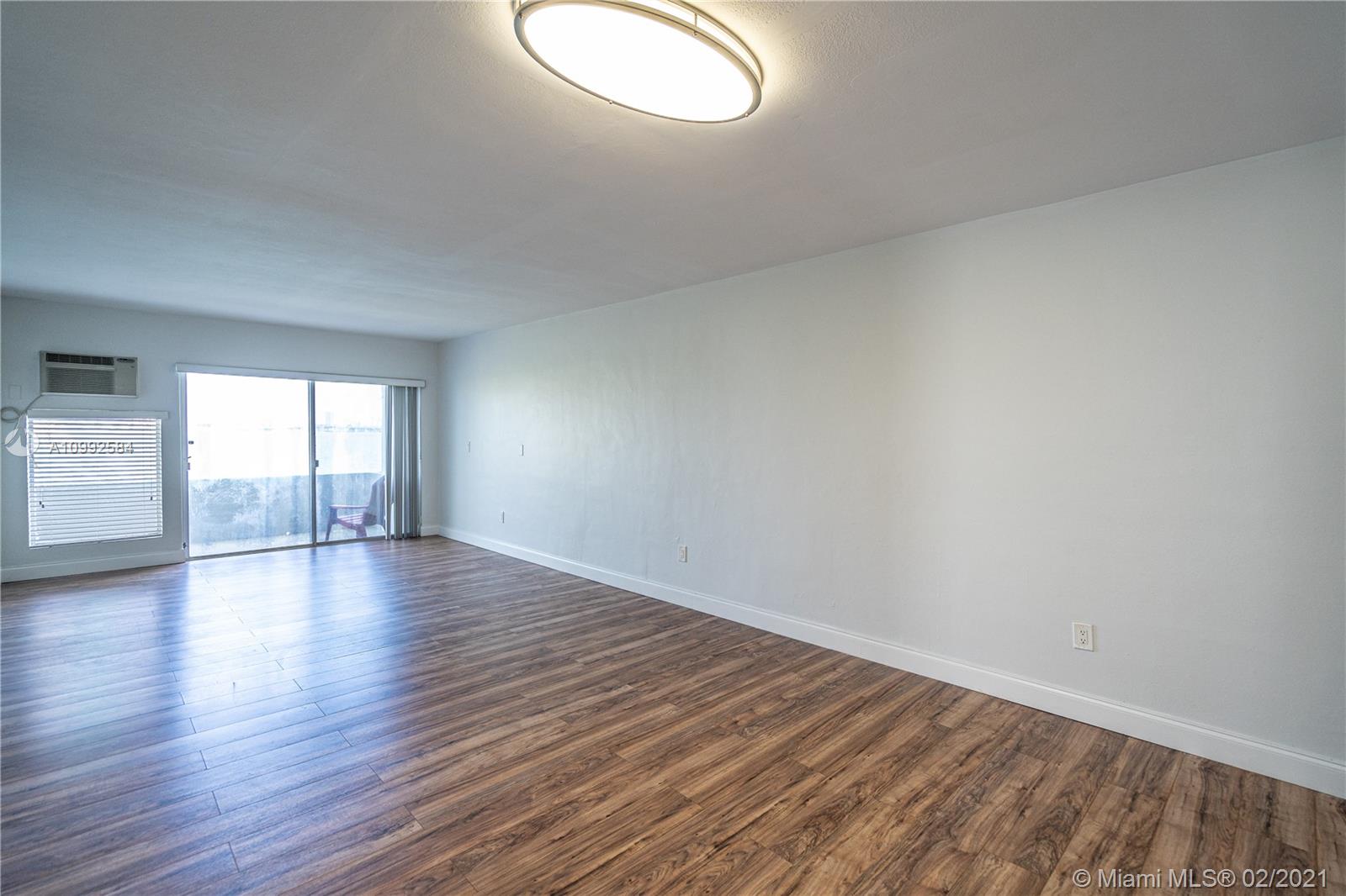 See details / sq. ft. $ 2021-02-01 0 Photo