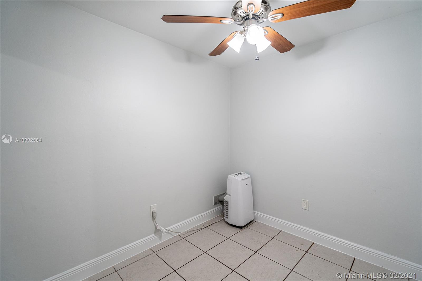 See details / sq. ft. $ 2021-02-01 0 Photo