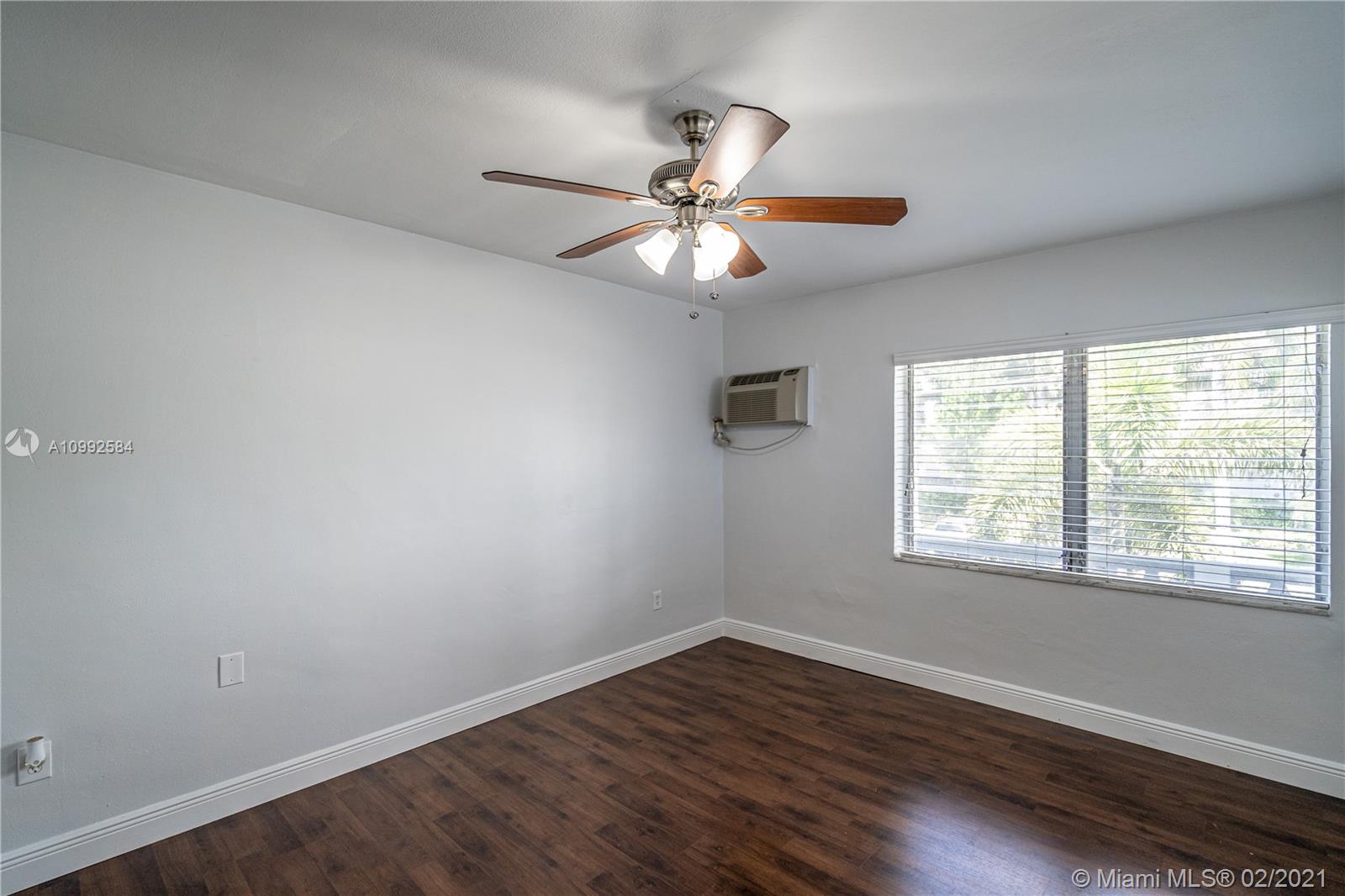 See details / sq. ft. $ 2021-02-01 0 Photo