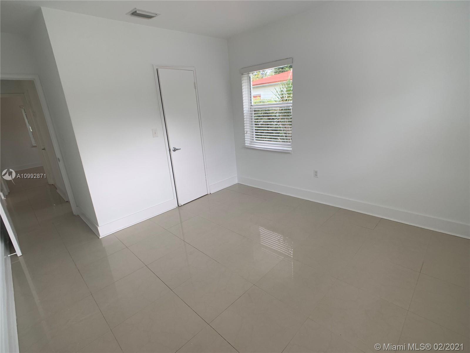 See details / 1600 sq. ft. $ 2021-02-02 0 Photo