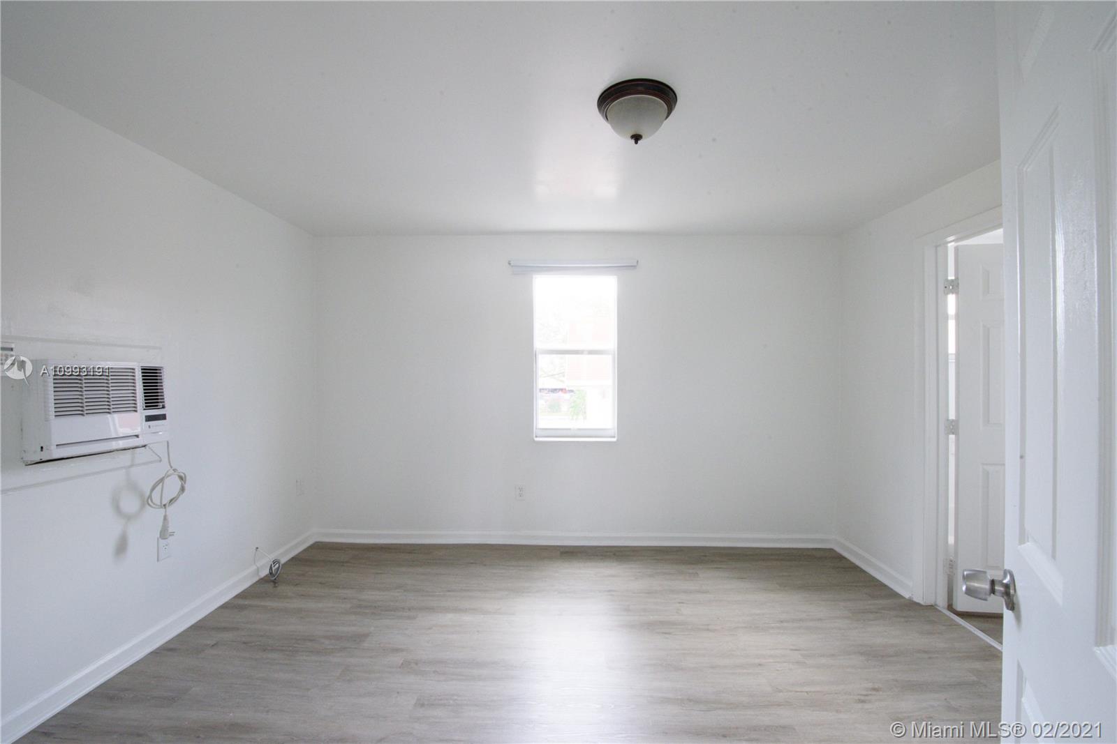 See details / 5776 sq. ft. $ 2021-03-04 0 Photo