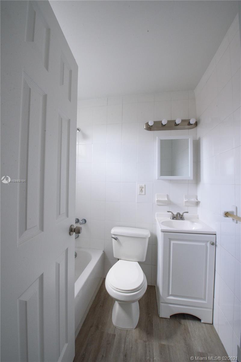 See details / 5776 sq. ft. $ 2021-03-04 0 Photo