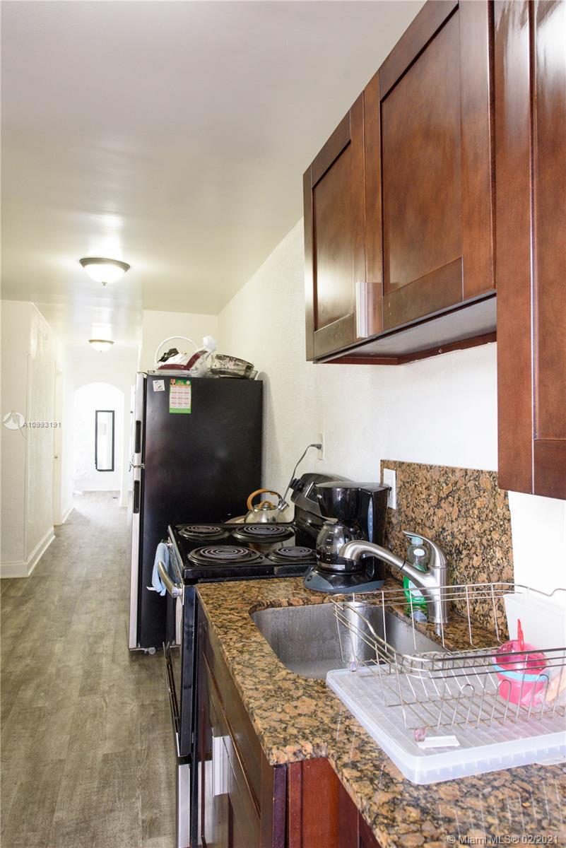 See details / 5776 sq. ft. $ 2021-03-04 0 Photo