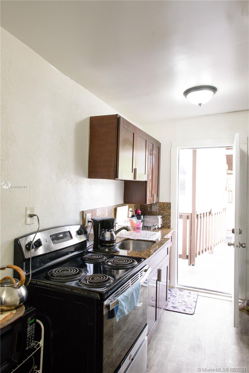 See details / 5776 sq. ft. $ 2021-03-04 0 Photo
