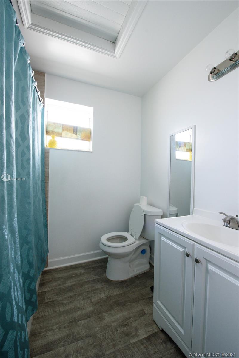 See details / 5776 sq. ft. $ 2021-03-04 0 Photo