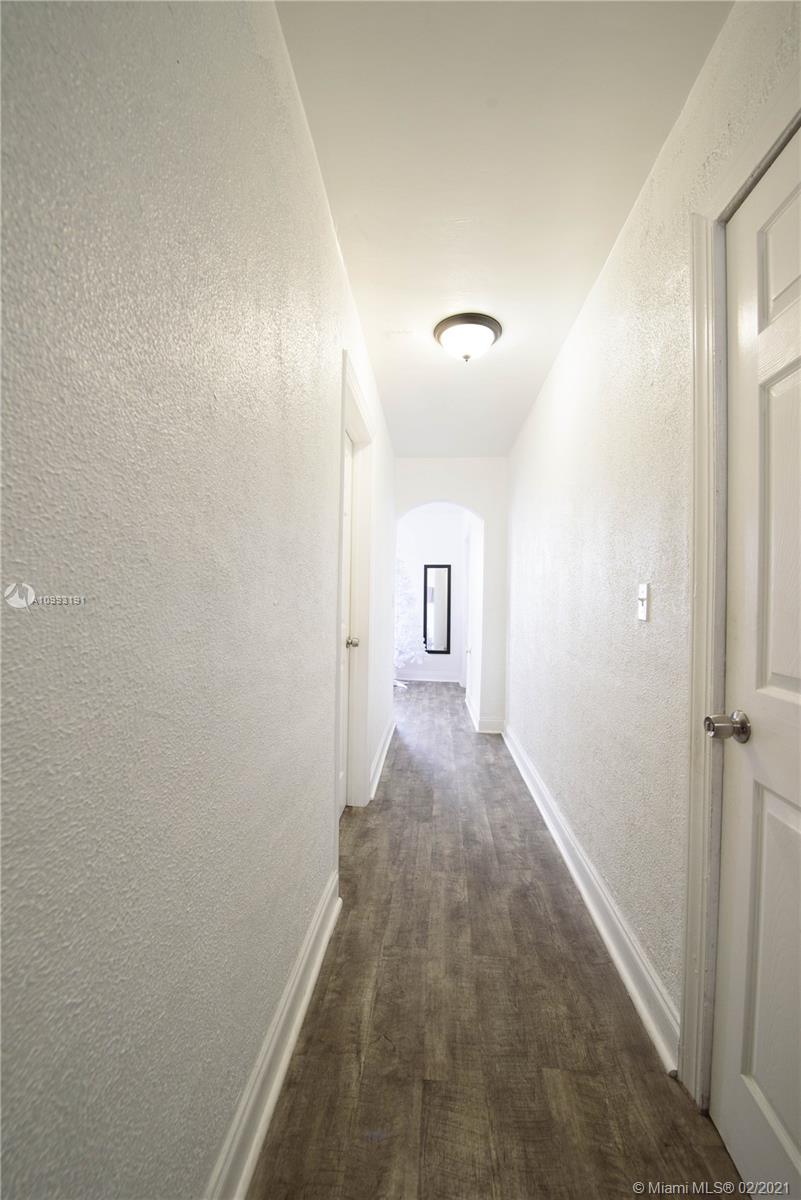See details / 5776 sq. ft. $ 2021-03-04 0 Photo