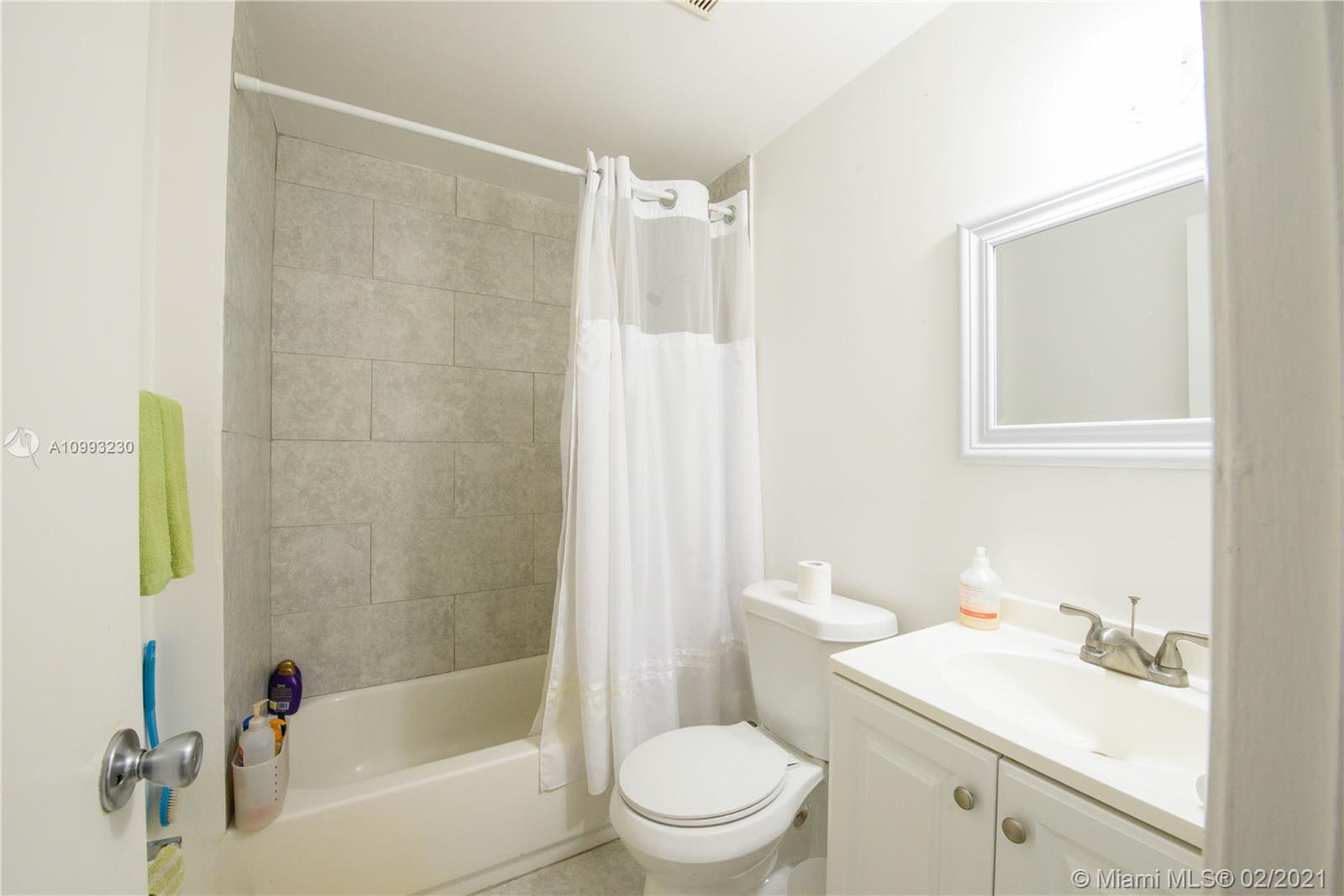 See details / 4244 sq. ft. $ 2021-03-04 0 Photo