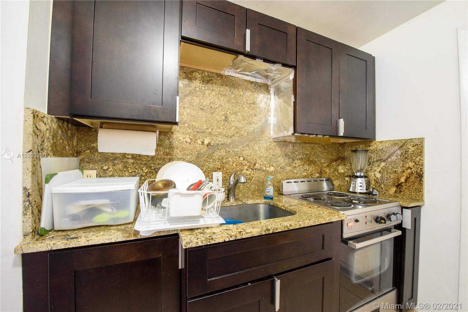 See details / 4244 sq. ft. $ 2021-03-04 0 Photo