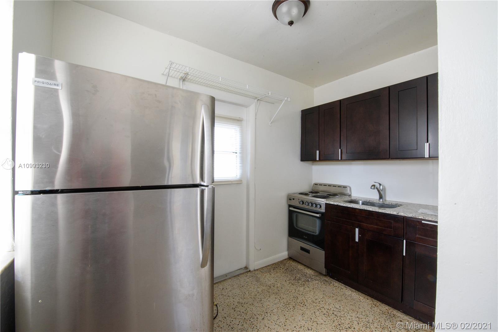 See details / 4244 sq. ft. $ 2021-03-04 0 Photo