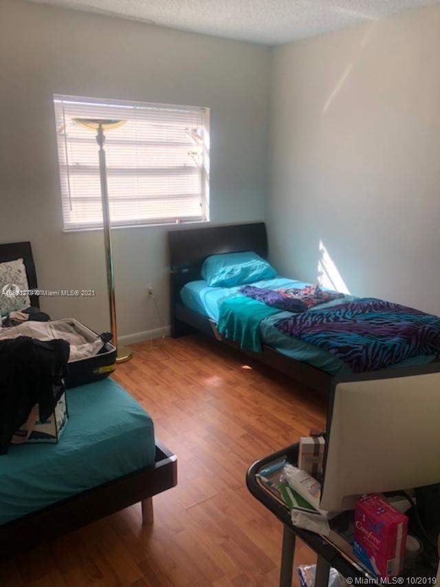 See details / 3115 sq. ft. $ 2021-03-31 0 Photo