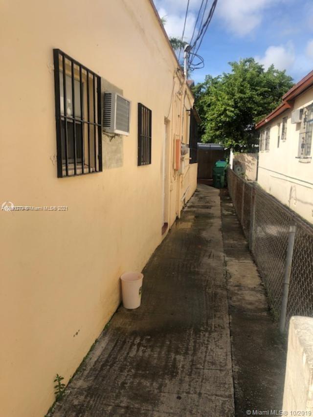 See details / 3115 sq. ft. $ 2021-03-31 0 Photo