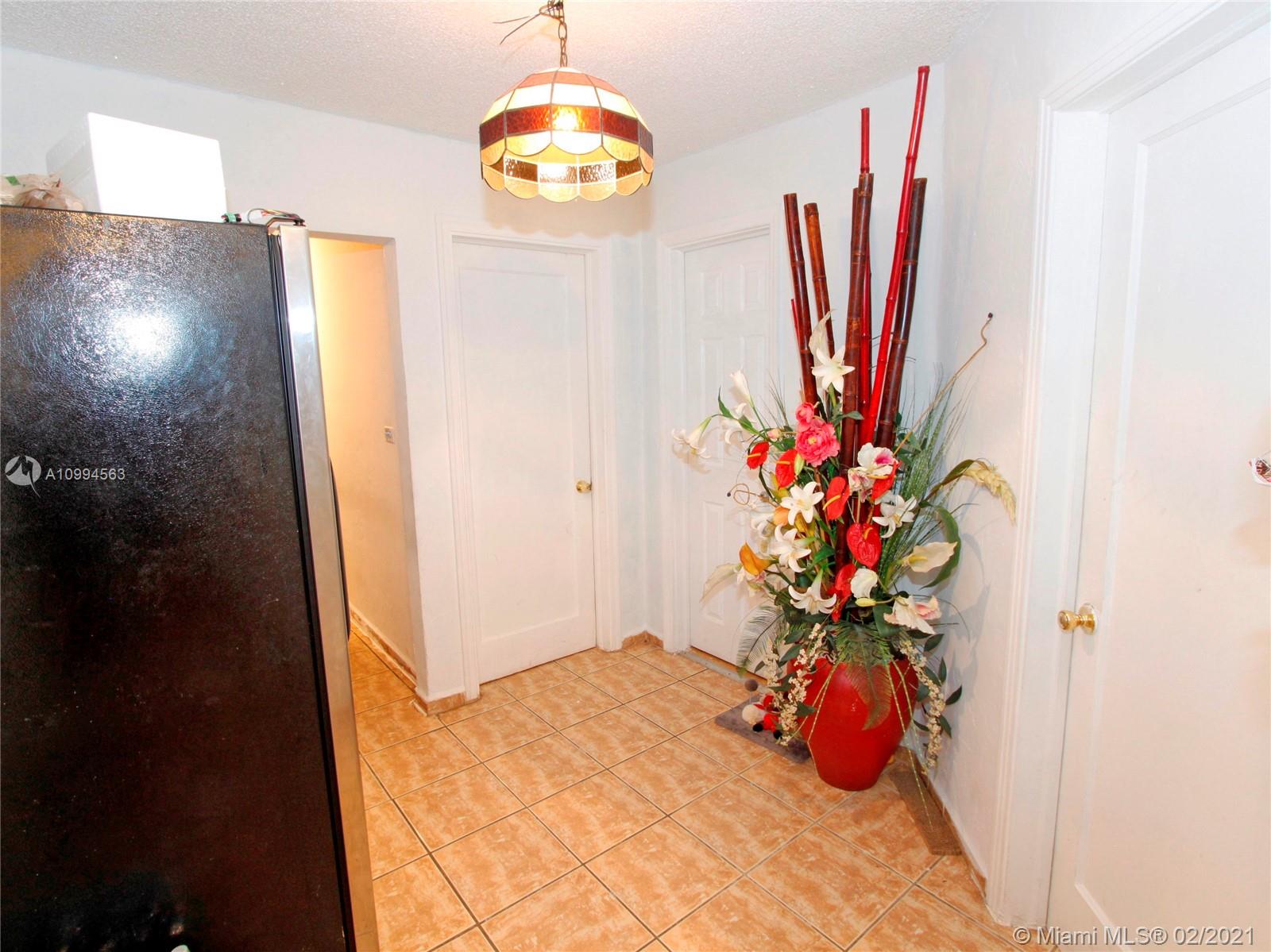 See details / 1816 sq. ft. $ 2021-02-04 0 Photo