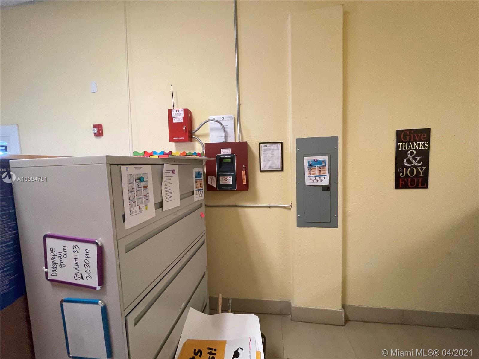 Ver detalles 24-27 / sq. ft. $ 2021-02-05 0 foto