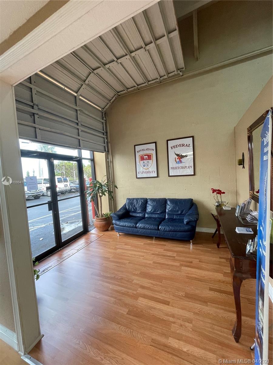 Ver detalles 24-27 / sq. ft. $ 2021-02-05 0 foto
