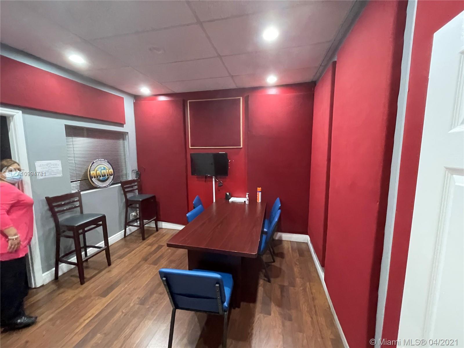 Ver detalles 24-27 / sq. ft. $ 2021-02-05 0 foto