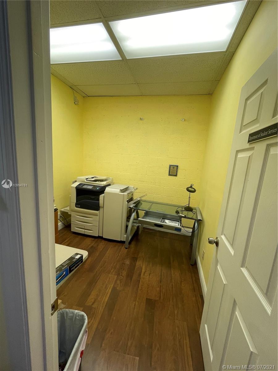 Ver detalles 24-27 / sq. ft. $ 2021-02-05 0 foto
