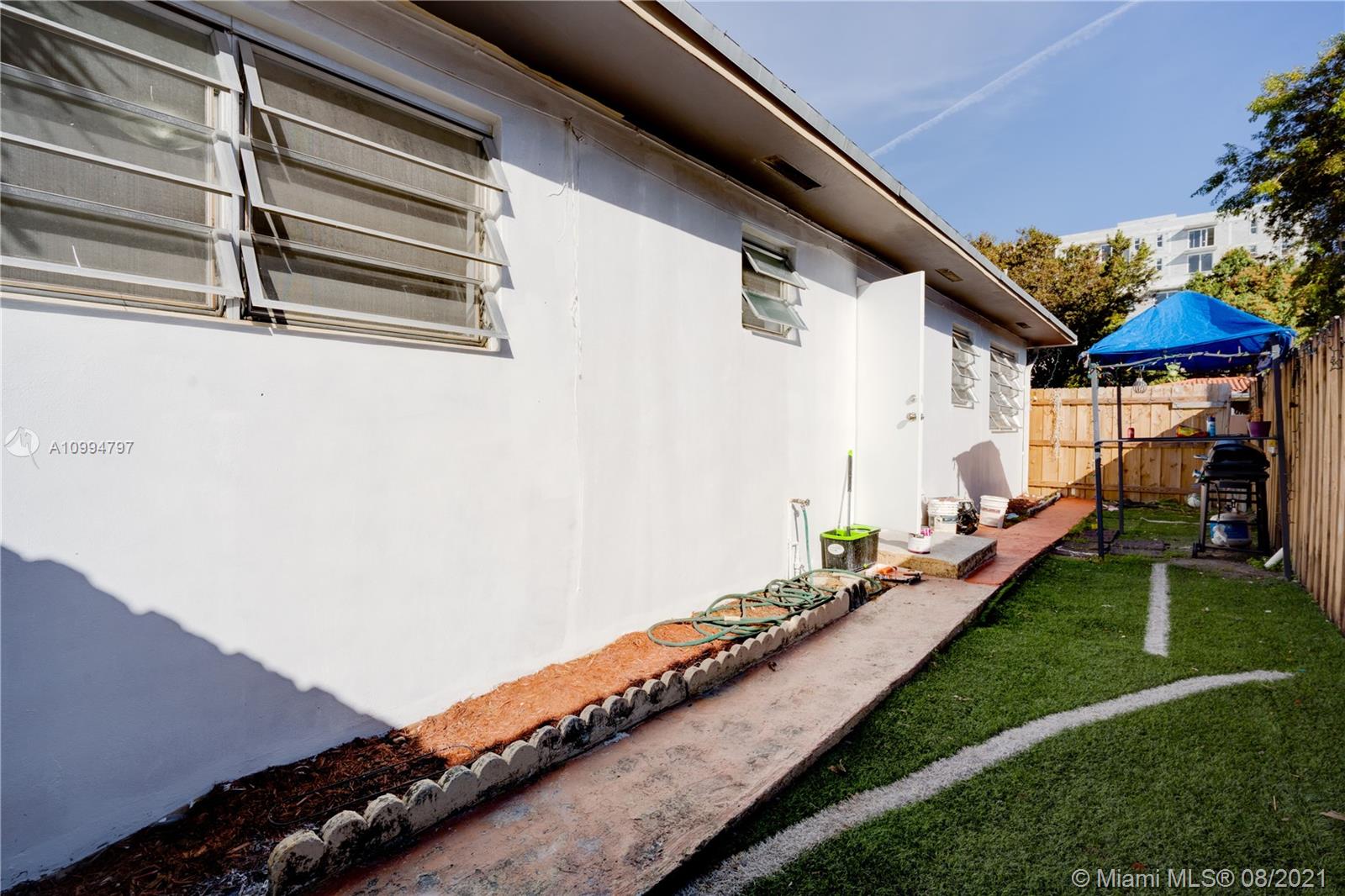 See details / 2375 sq. ft. $ 2021-02-05 0 Photo