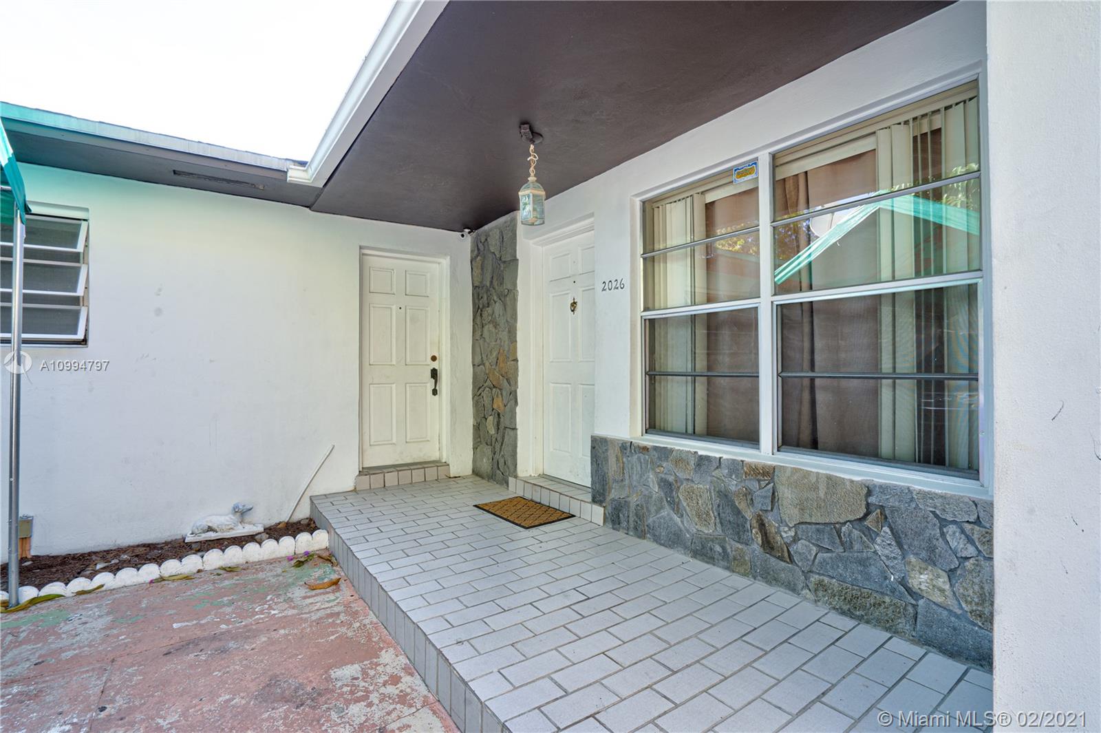 See details / 2375 sq. ft. $ 2021-02-05 0 Photo