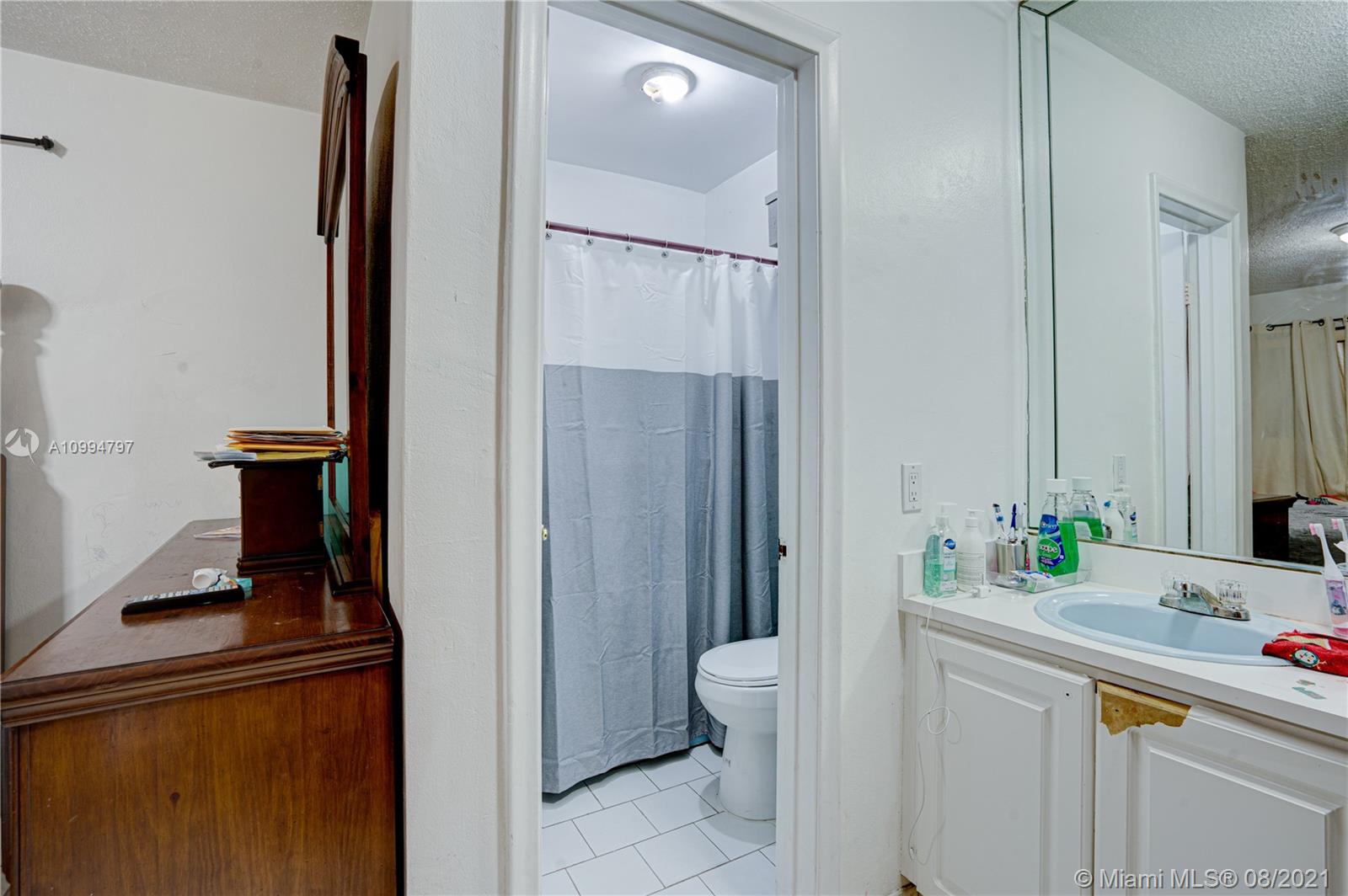 See details / 2375 sq. ft. $ 2021-02-05 0 Photo