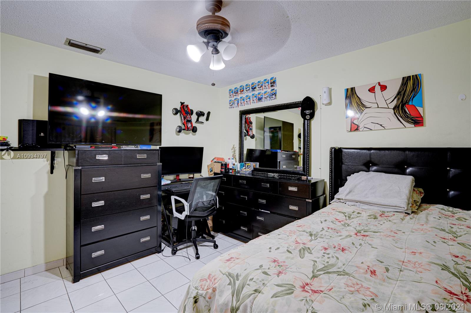 See details / 2375 sq. ft. $ 2021-02-05 0 Photo