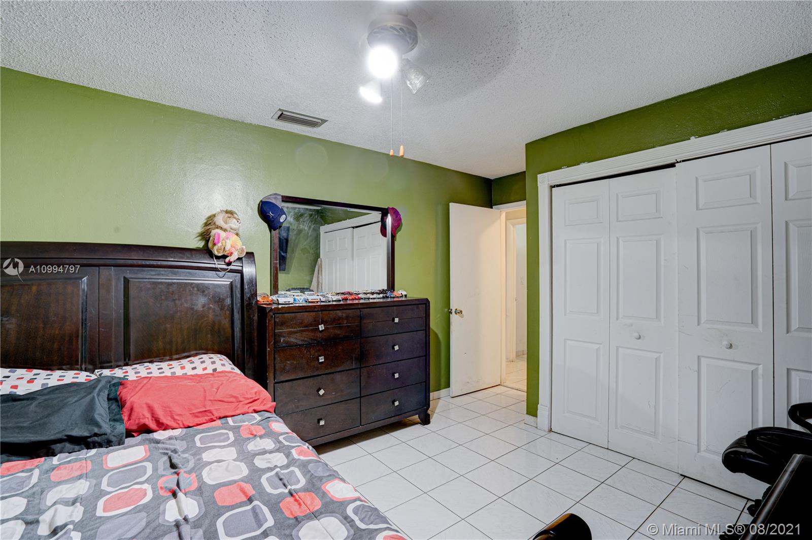 See details / 2375 sq. ft. $ 2021-02-05 0 Photo