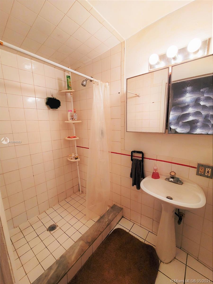 See details / 1761 sq. ft. $ 2021-02-05 0 Photo