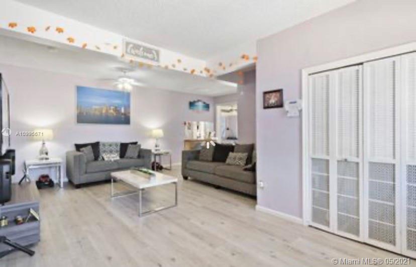 See details / 2563 sq. ft. $ 2021-02-07 0 Photo
