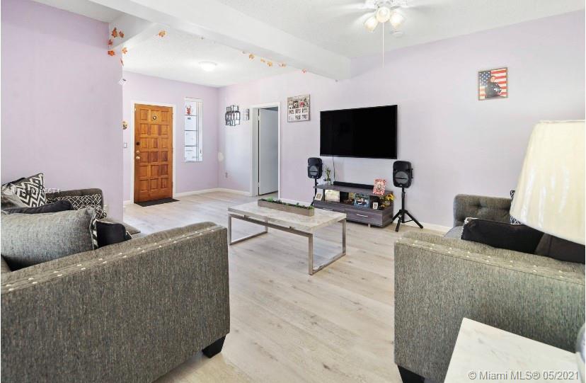 See details / 2563 sq. ft. $ 2021-02-07 0 Photo