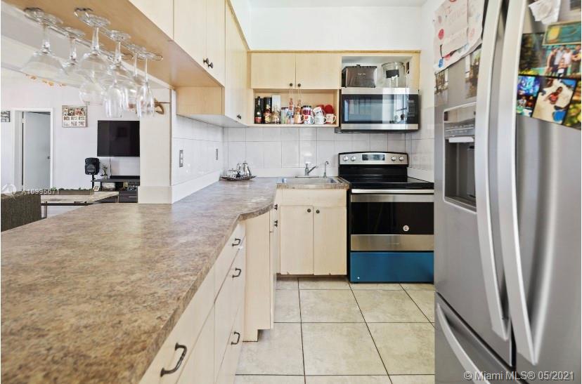 See details / 2563 sq. ft. $ 2021-02-07 0 Photo