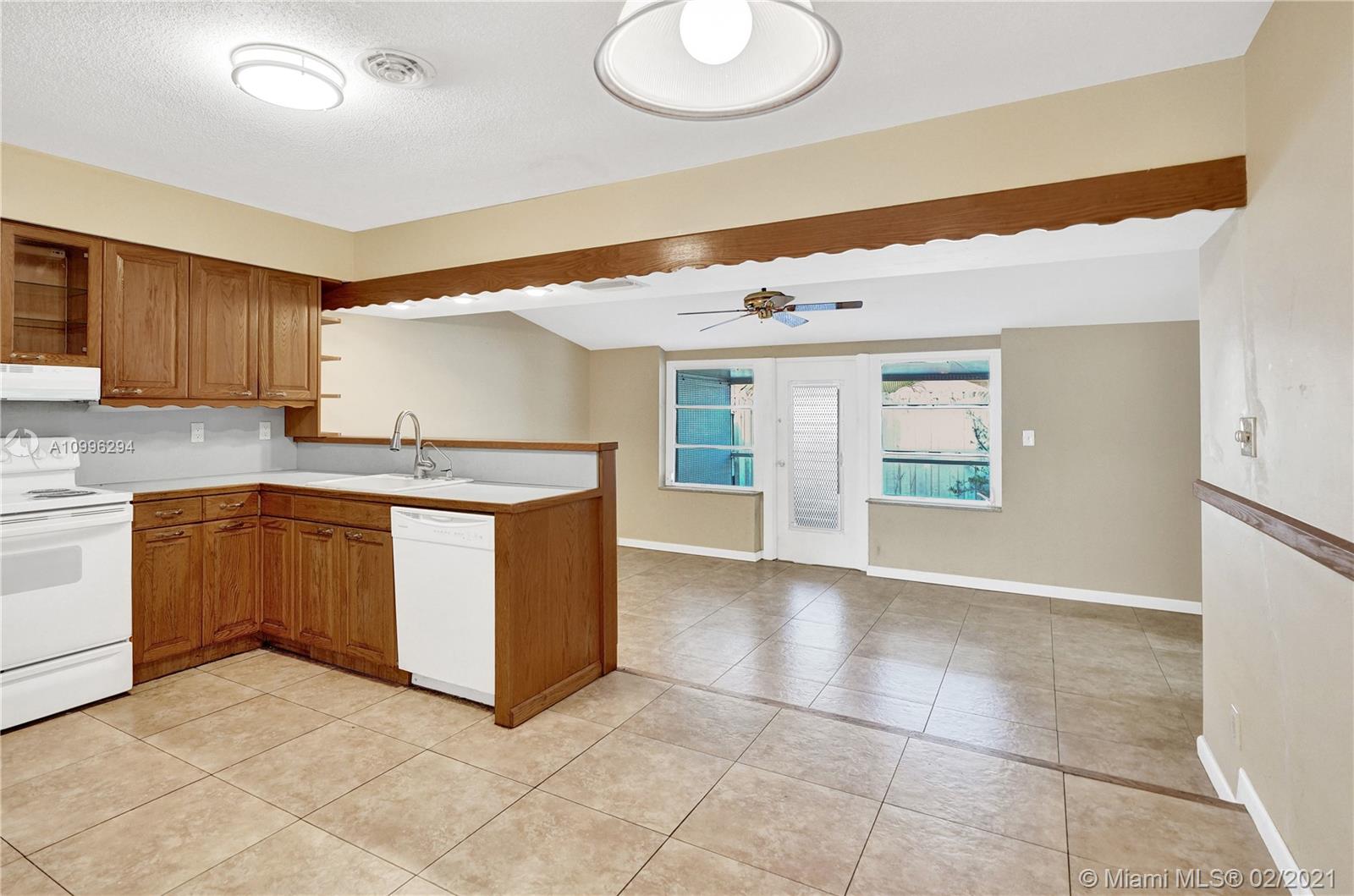See details / 2832 sq. ft. $ 2021-02-08 0 Photo