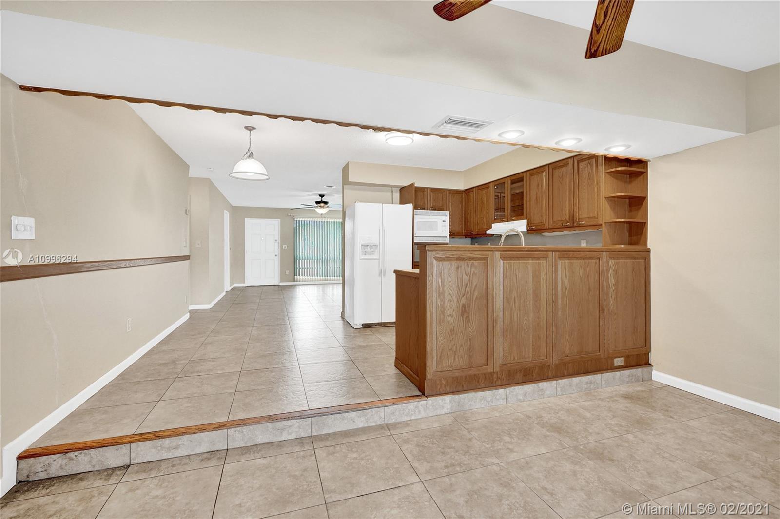 See details / 2832 sq. ft. $ 2021-02-08 0 Photo