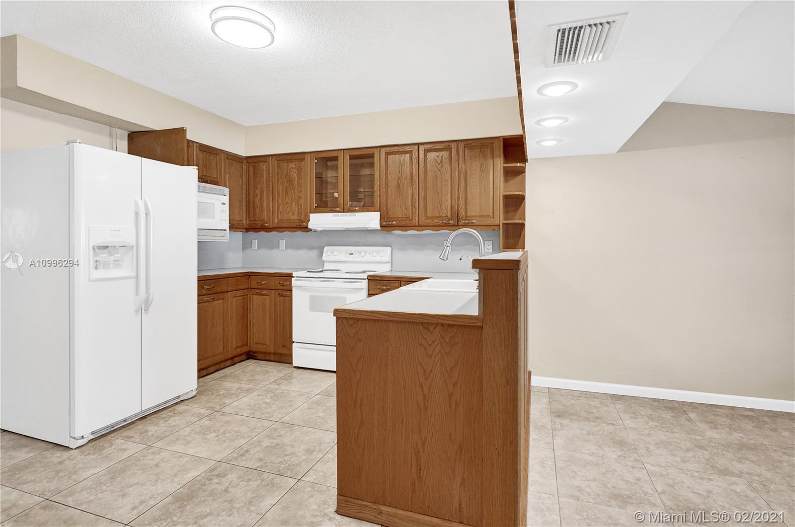 See details / 2832 sq. ft. $ 2021-02-08 0 Photo
