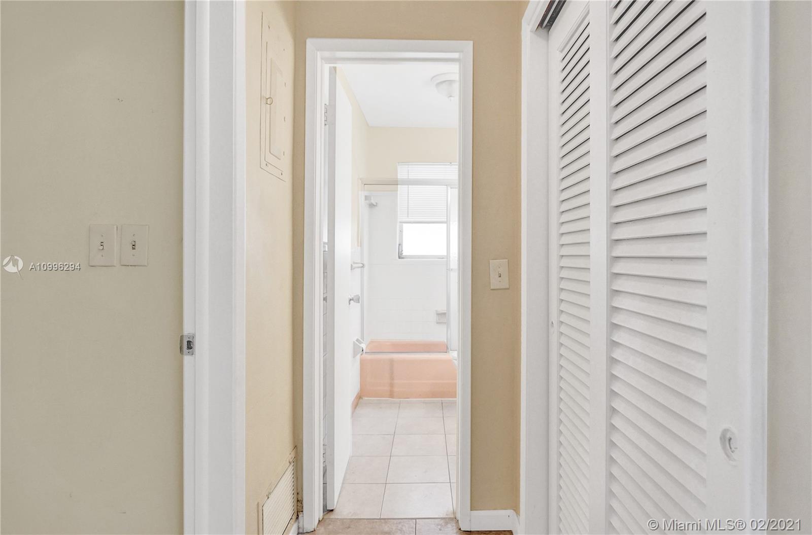 See details / 2832 sq. ft. $ 2021-02-08 0 Photo