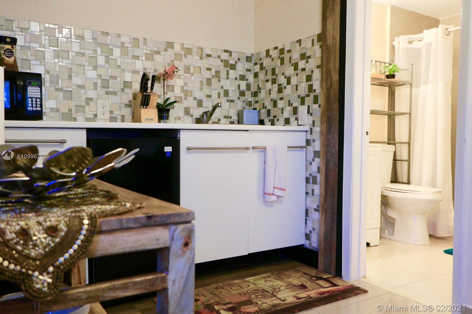 See details / 1370 sq. ft. $ 2021-02-09 0 Photo