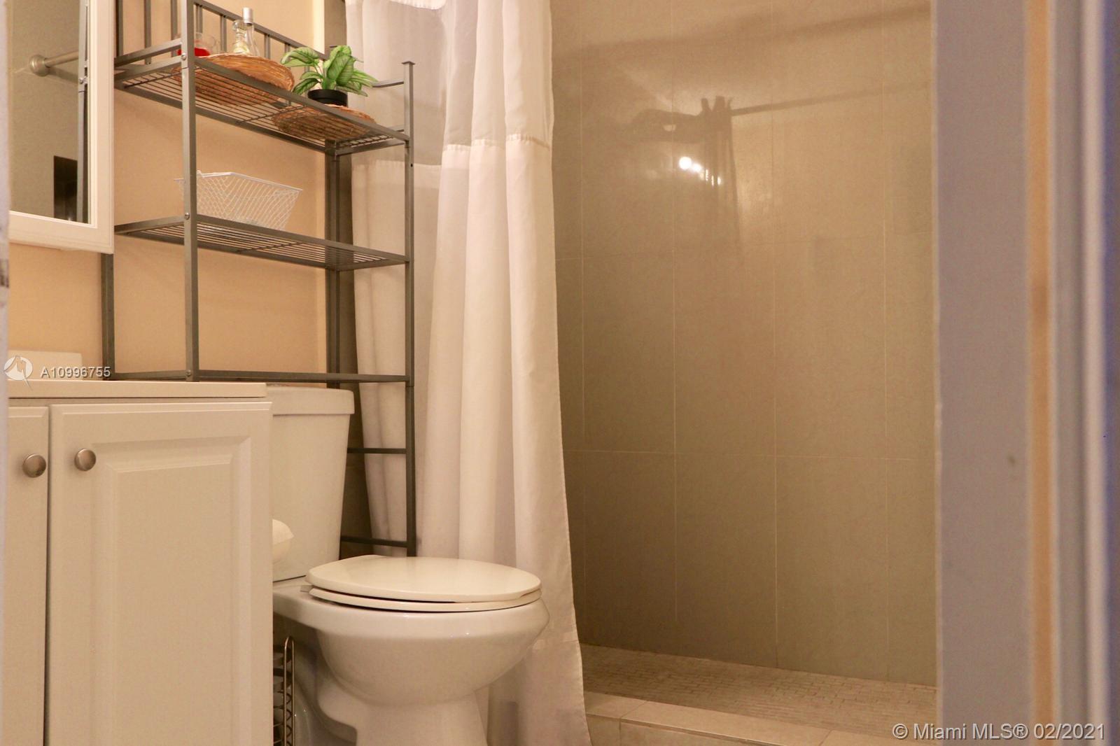 See details / 1370 sq. ft. $ 2021-02-09 0 Photo