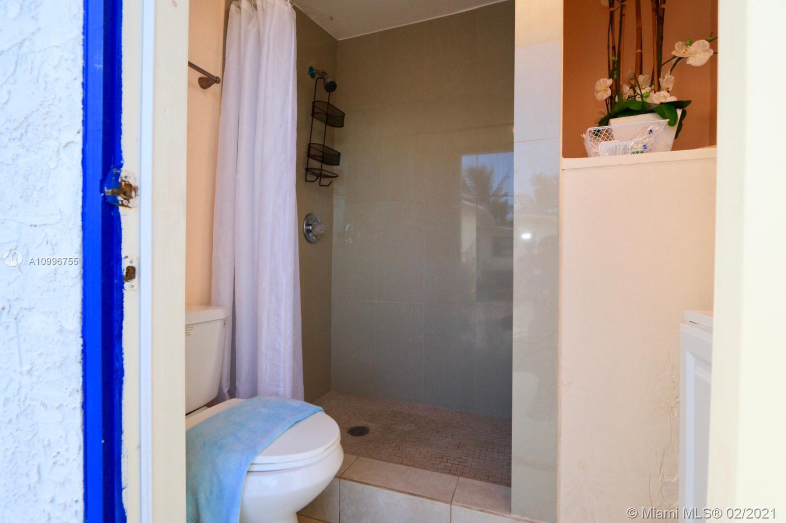 See details / 1370 sq. ft. $ 2021-02-09 0 Photo