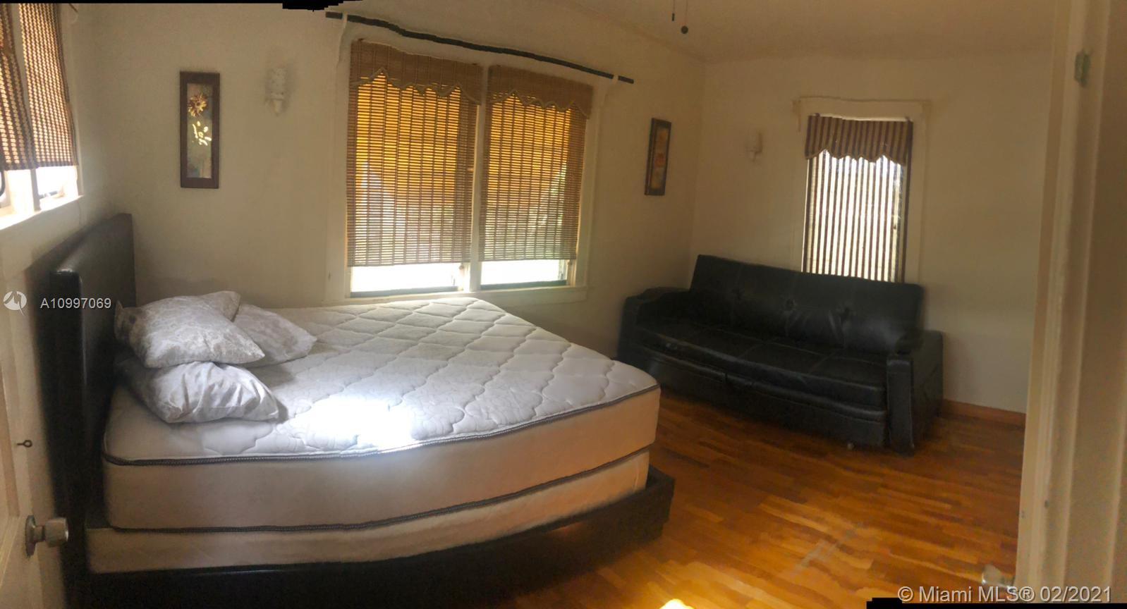 See details / 3575 sq. ft. $ 2021-02-10 0 Photo