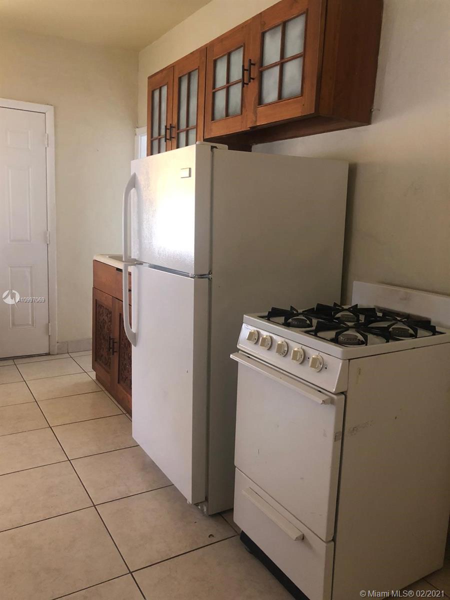 See details / 3575 sq. ft. $ 2021-02-10 0 Photo